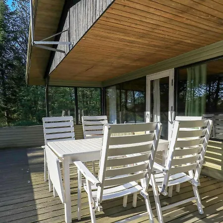 Three-bedroom In 21 *